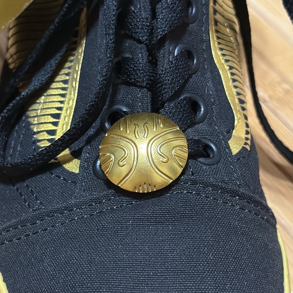 VANS Harry Potter Old Skool 'Golden Snitch - Picture 2 of 7
